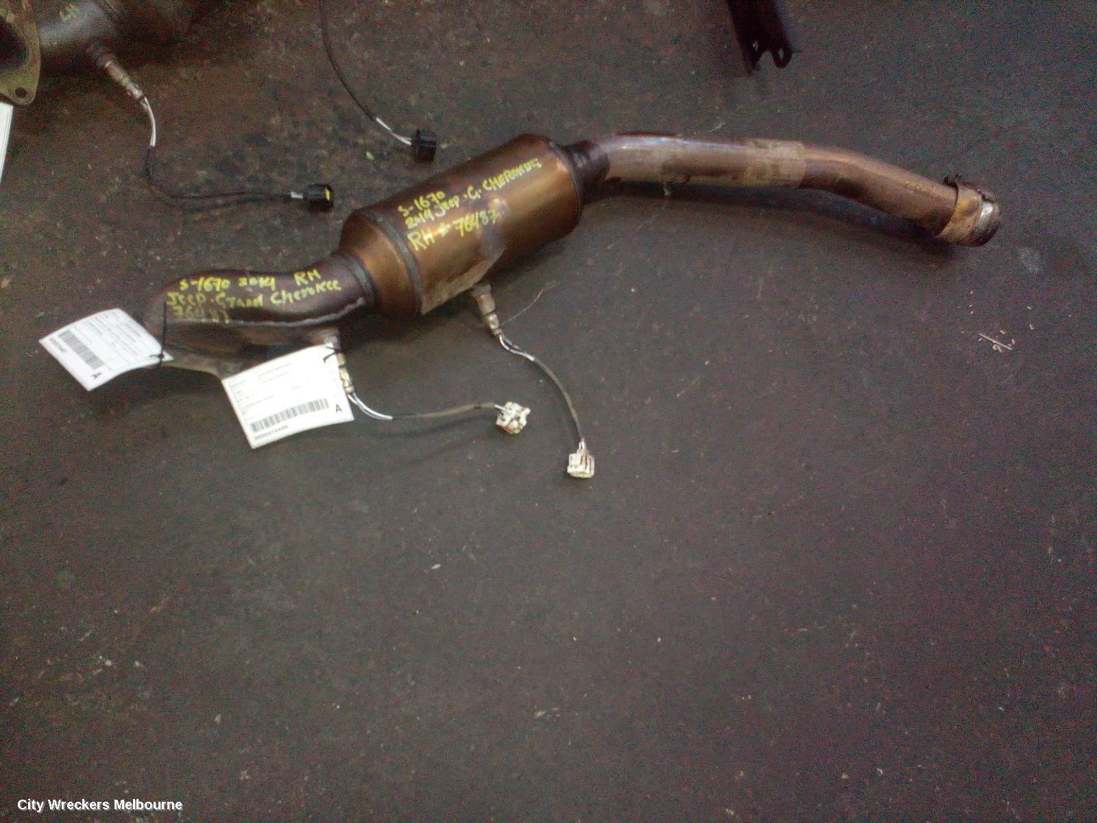 JEEP GRANDCHEROKEE 2014 Catalytic Converter