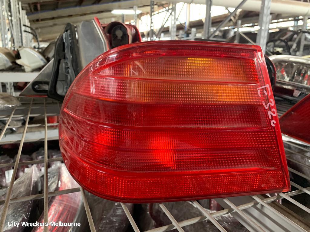 MERCEDES E CLASS 1999 Left Taillight