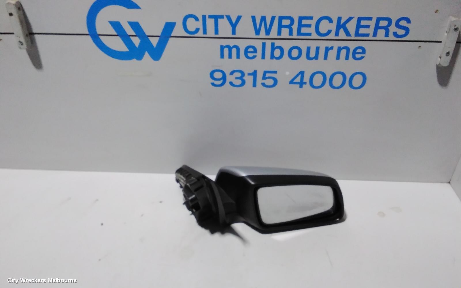 HOLDEN COMMODORE 2009 Right Door Mirror