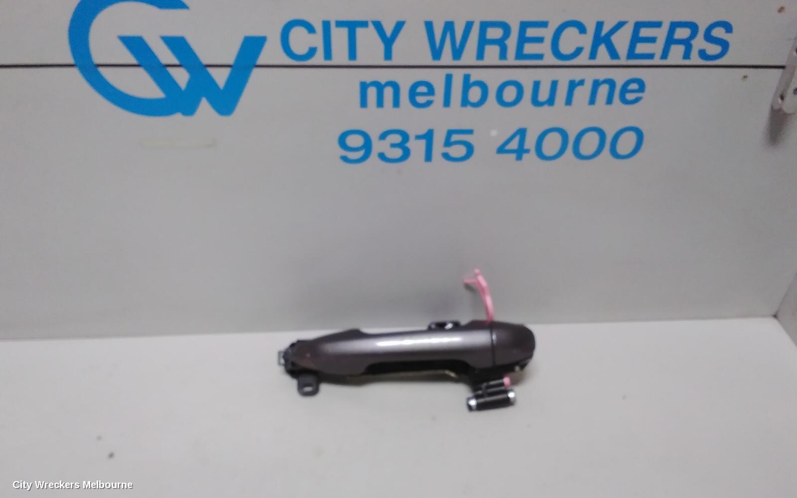 TOYOTA KLUGER 2015 Door Handle