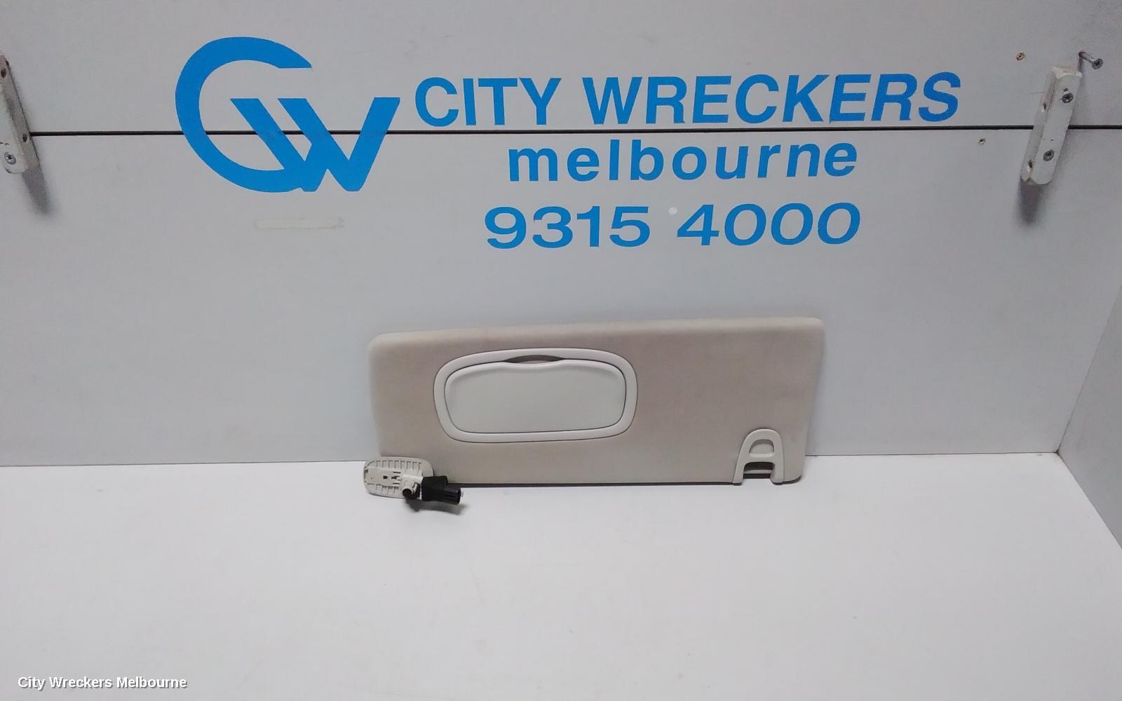 JEEP CHEROKEE 2015 Sunvisor