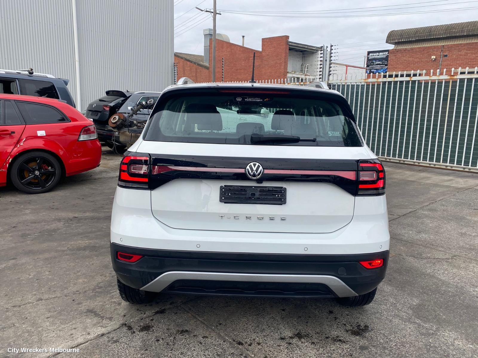 VOLKSWAGEN T-CROSS 2020 Left Front Door