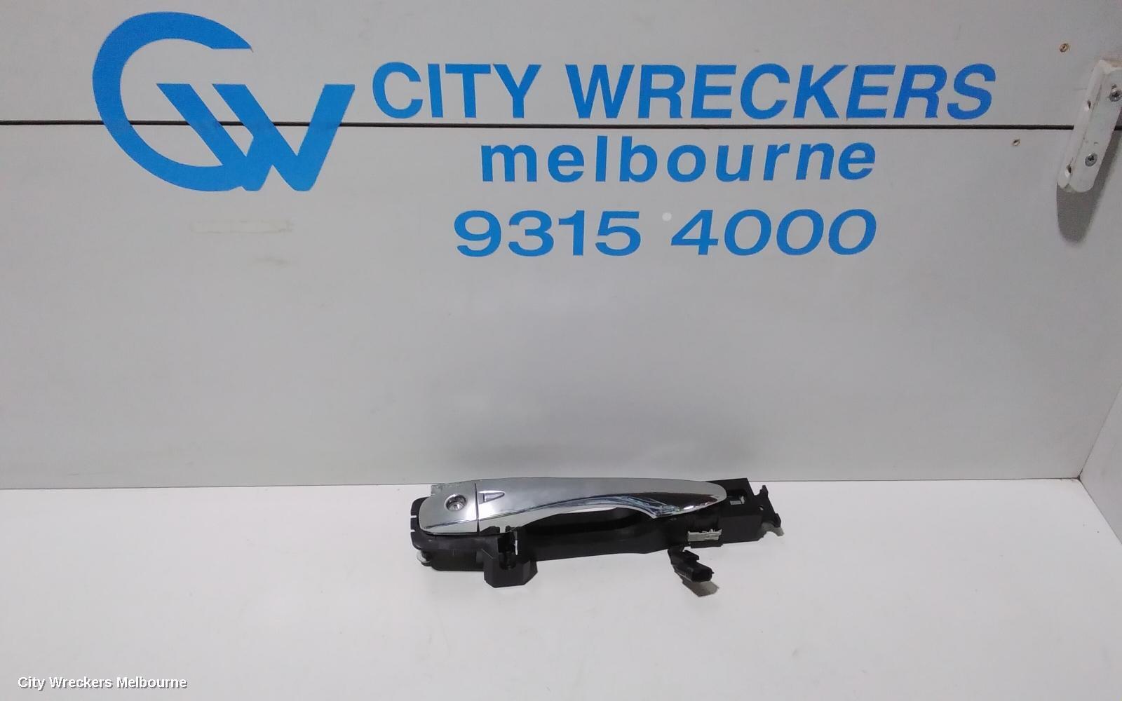 NISSAN PATHFINDER 2014 Door Handle