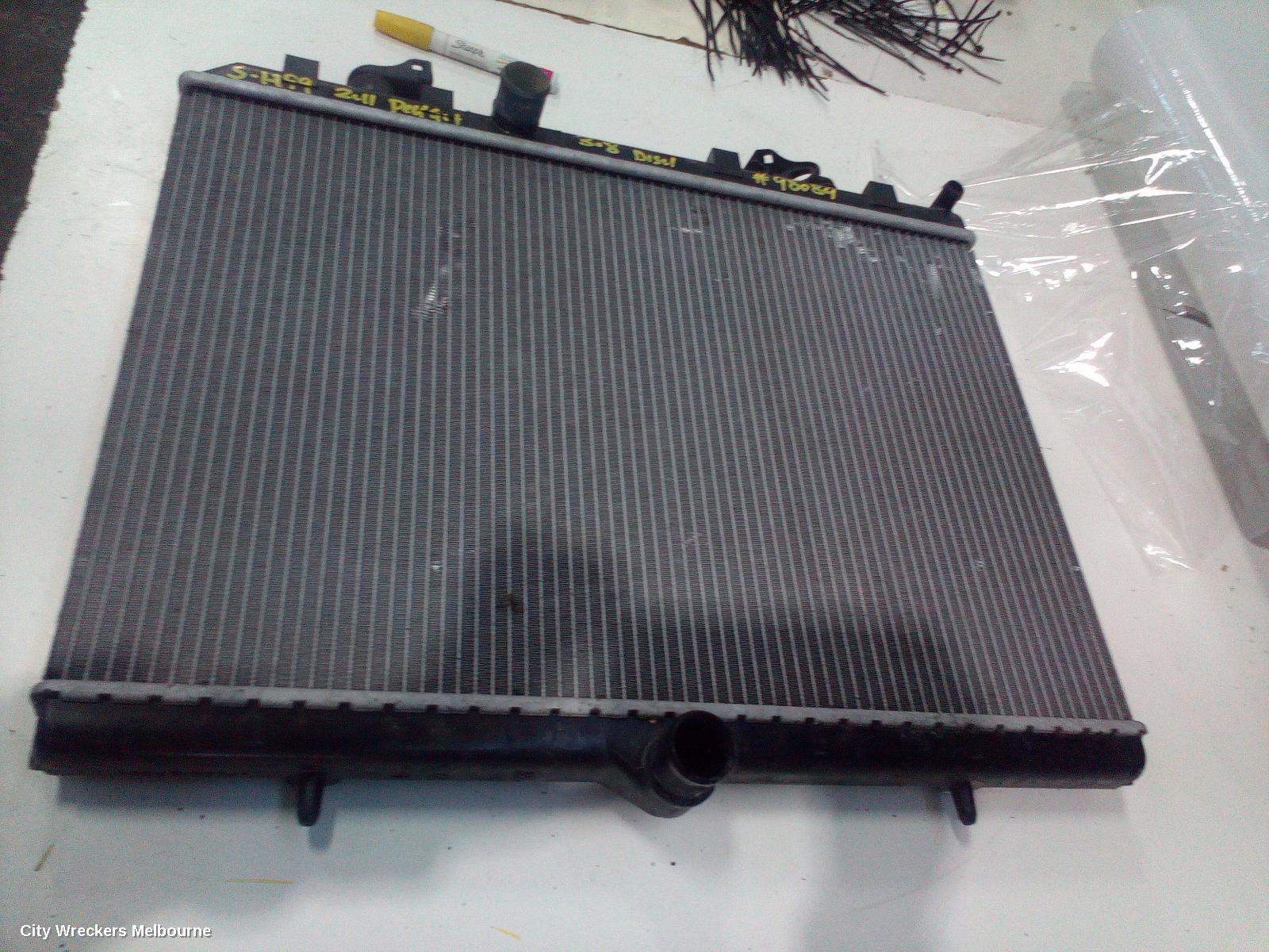 PEUGEOT 308 2011 Radiator