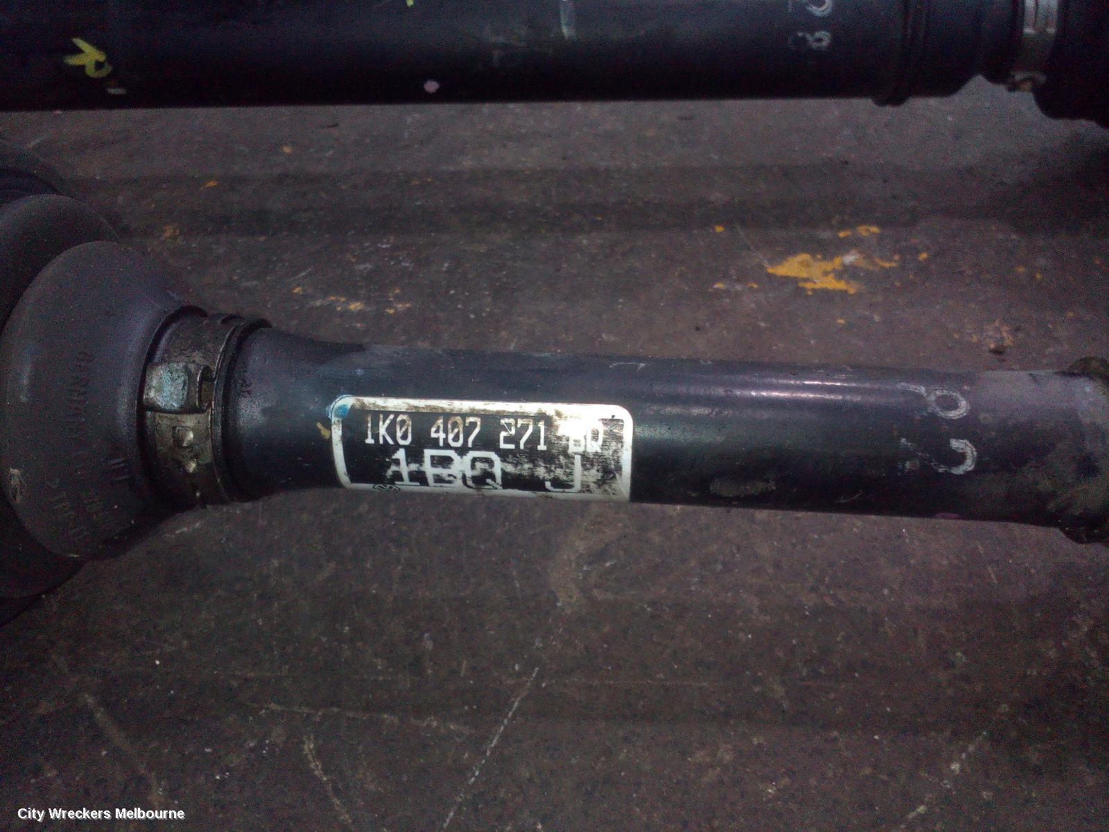 SKODA SUPERB 2010 Left Driveshaft