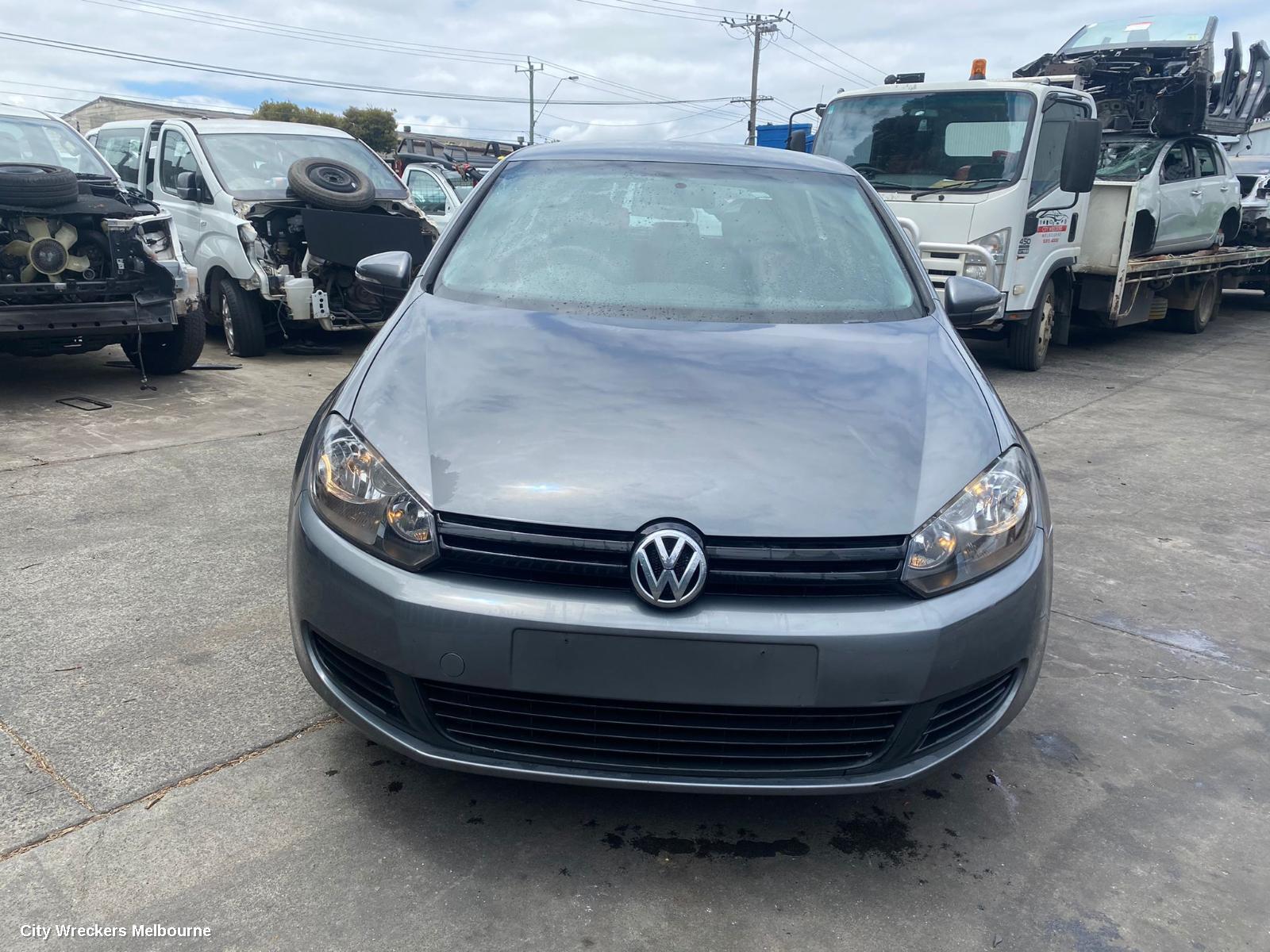 VOLKSWAGEN GOLF 2012 Right Front Door