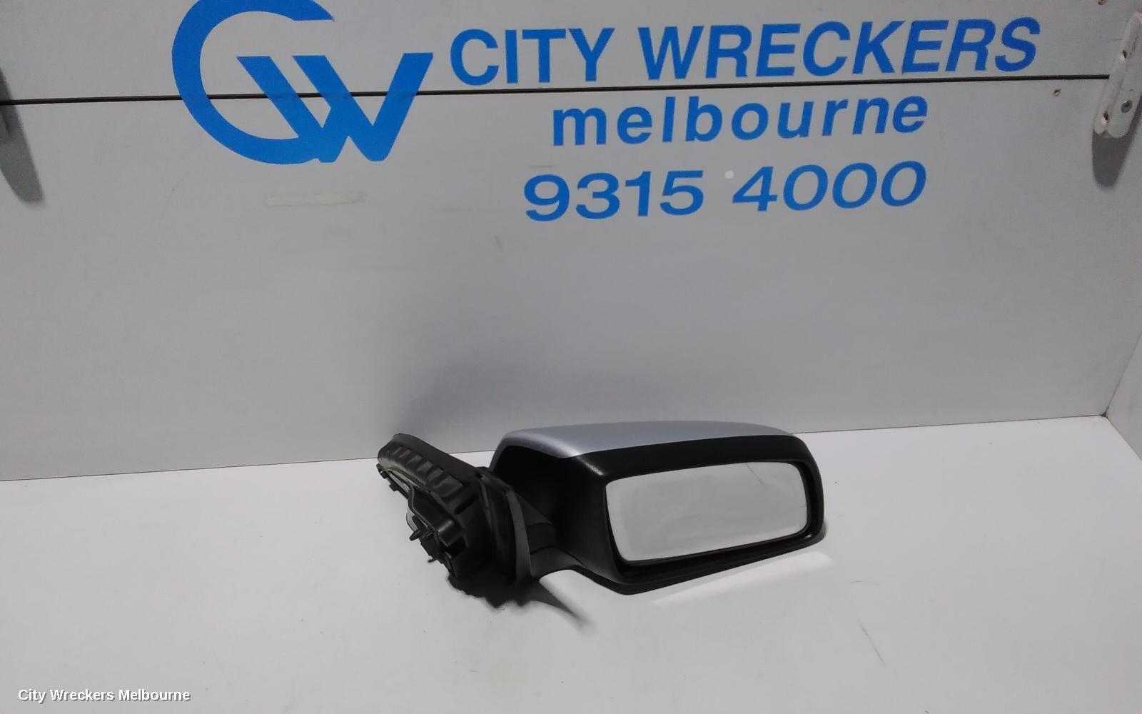 HOLDEN COMMODORE 2011 Right Door Mirror