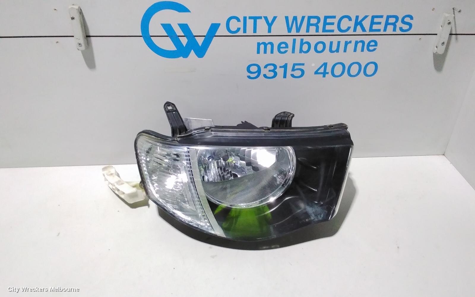 MITSUBISHI TRITON 2011 Right Headlamp