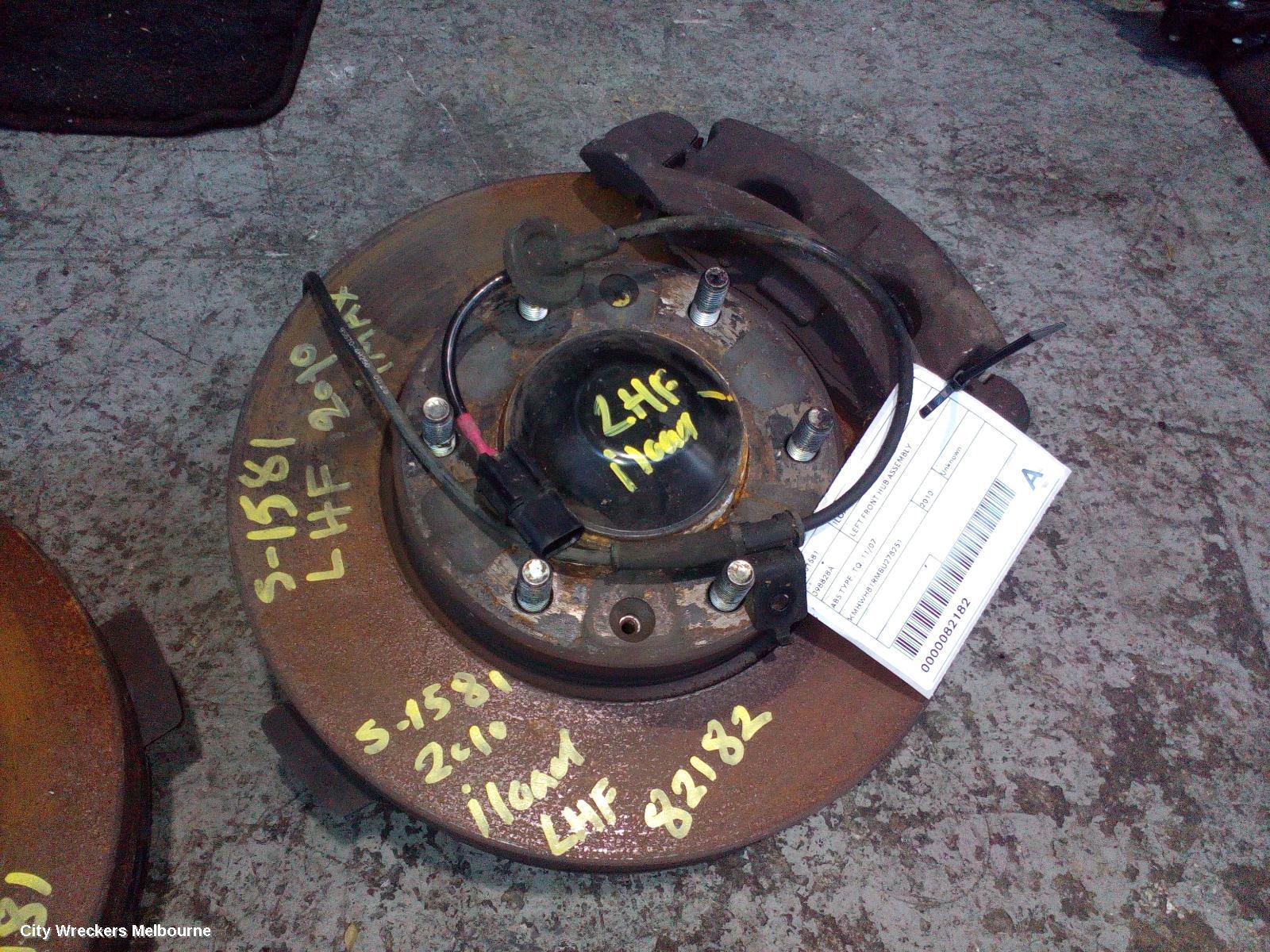 HYUNDAI ILOAD/IMAX 2010 Left Front Hub Assembly