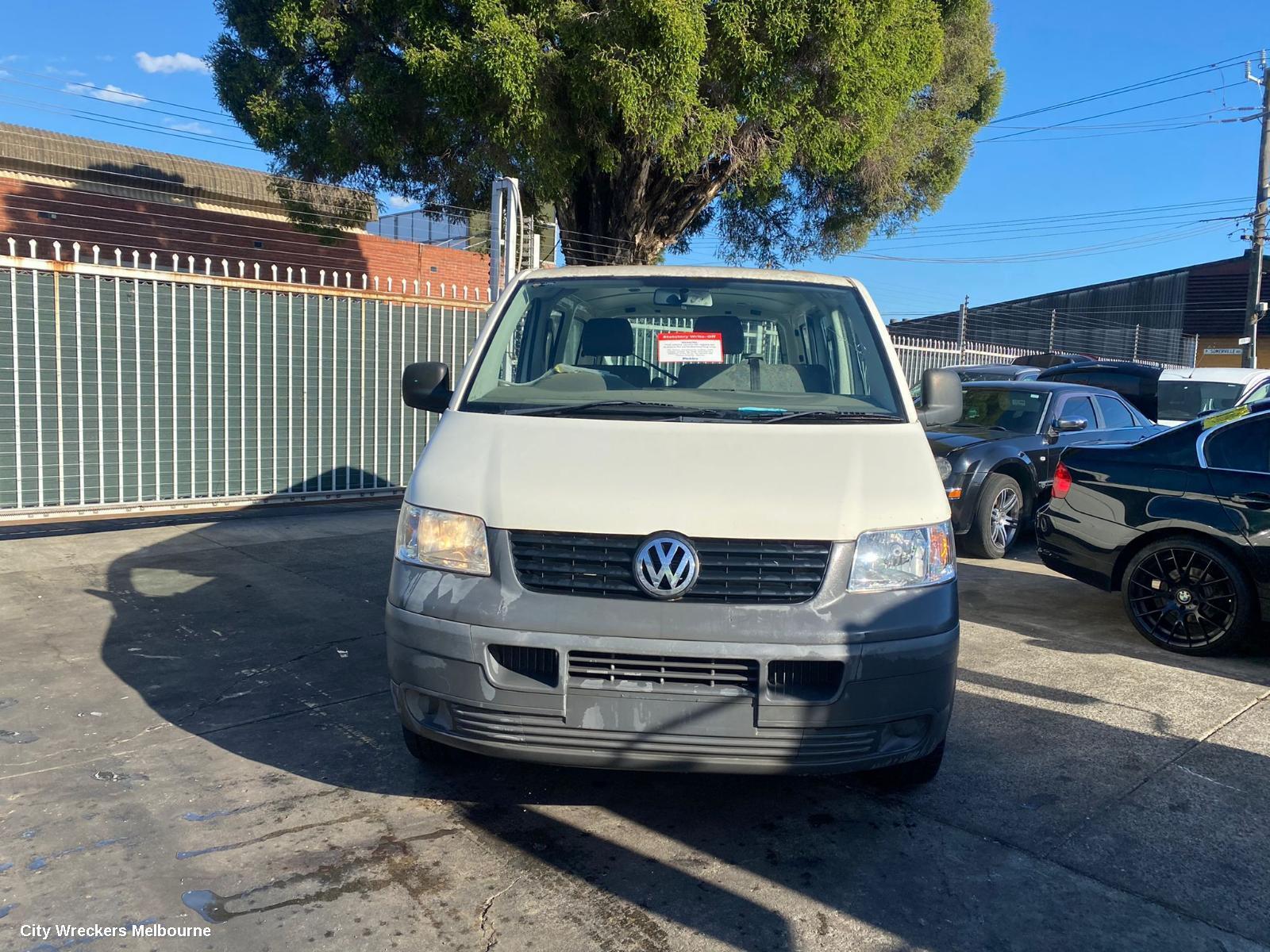 VOLKSWAGEN TRANSPORTER 2008 Grille