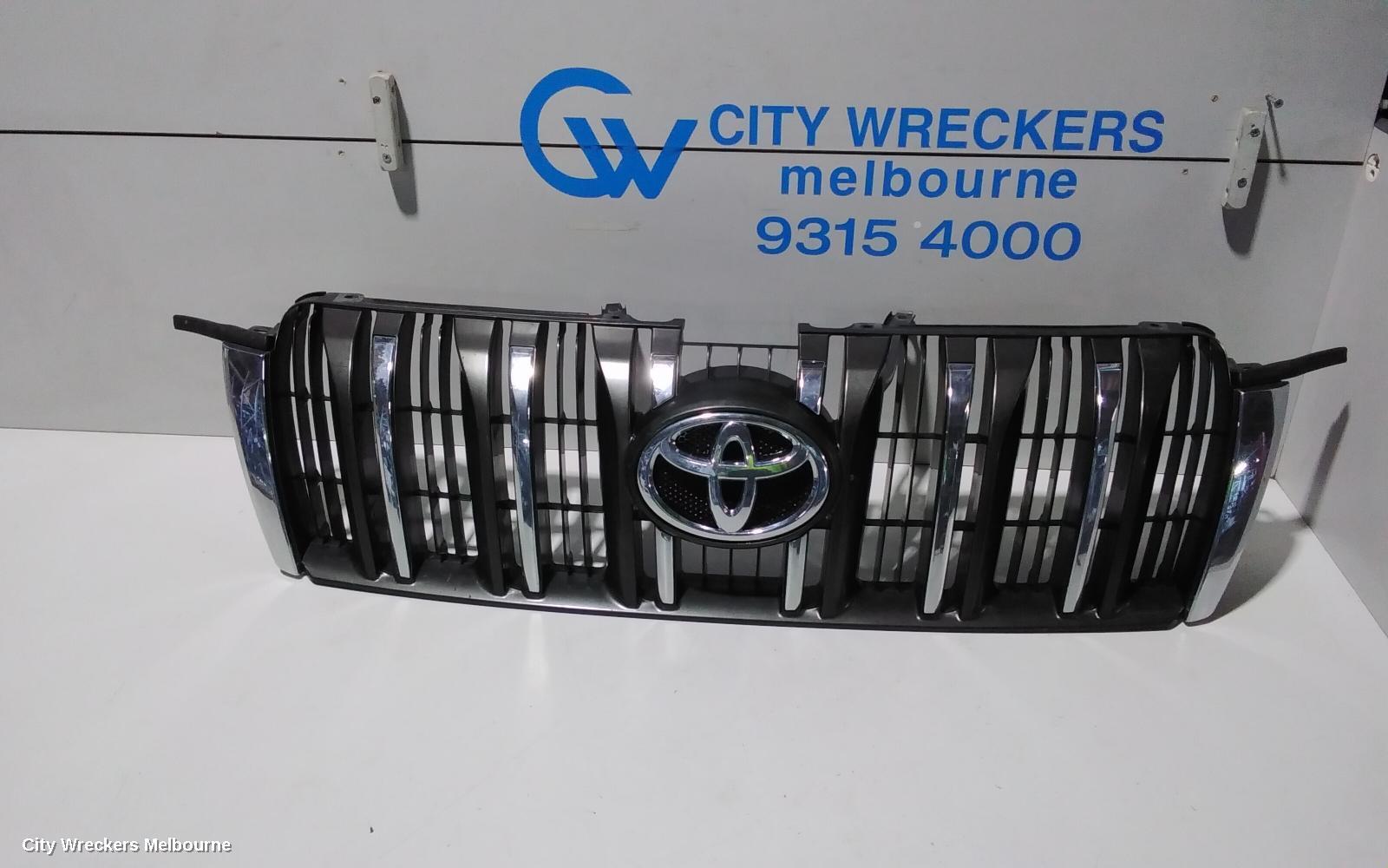 TOYOTA PRADO 2012 Grille