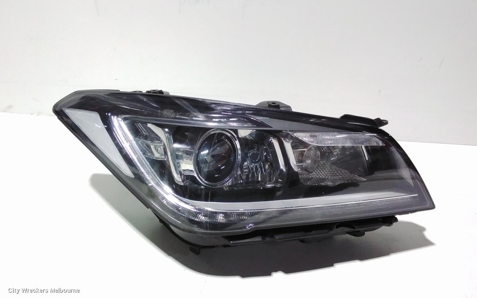 HYUNDAI GENESIS 2016 Right Headlamp