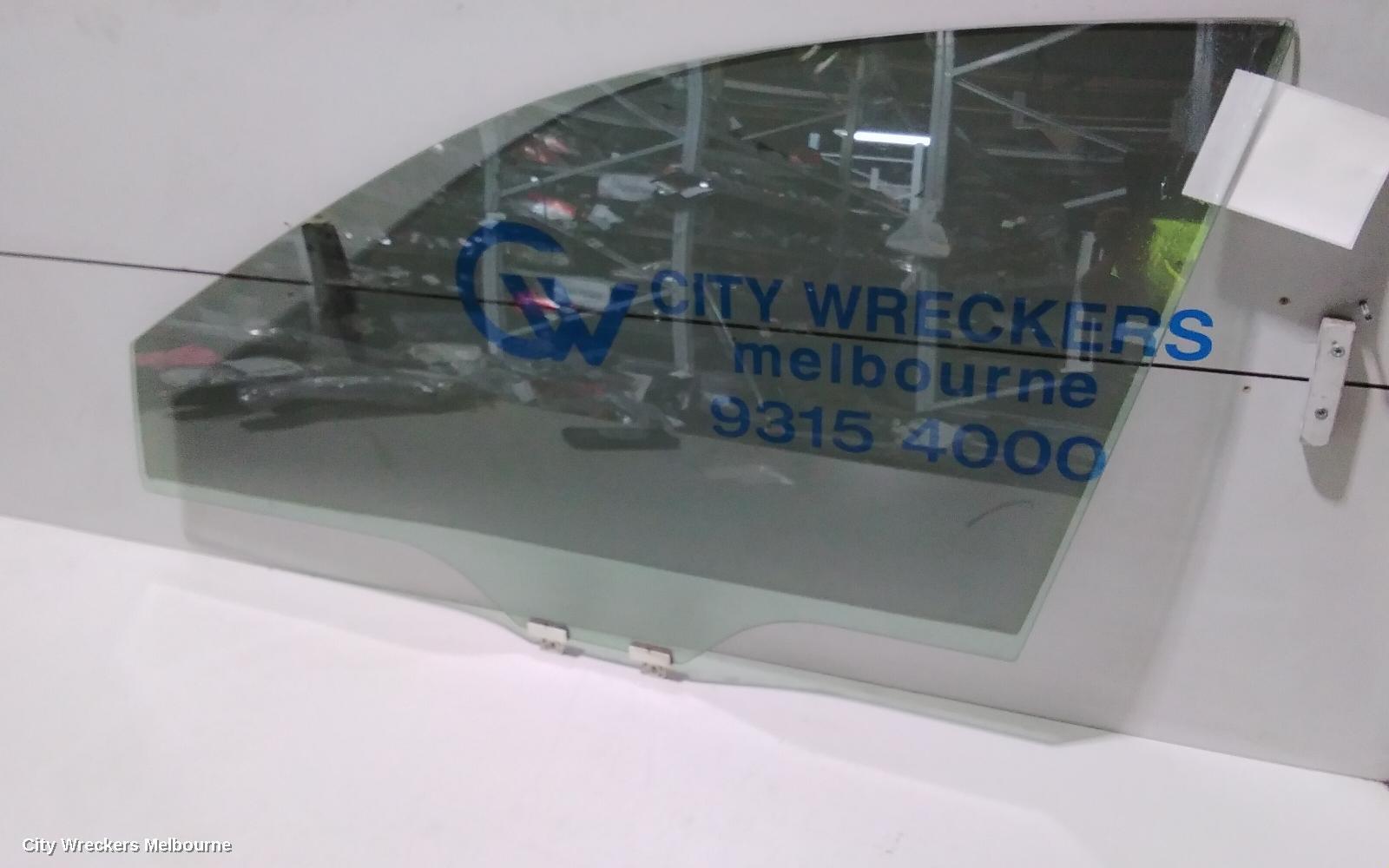 SUBARU LIBERTY 2010 Left Front Door Window