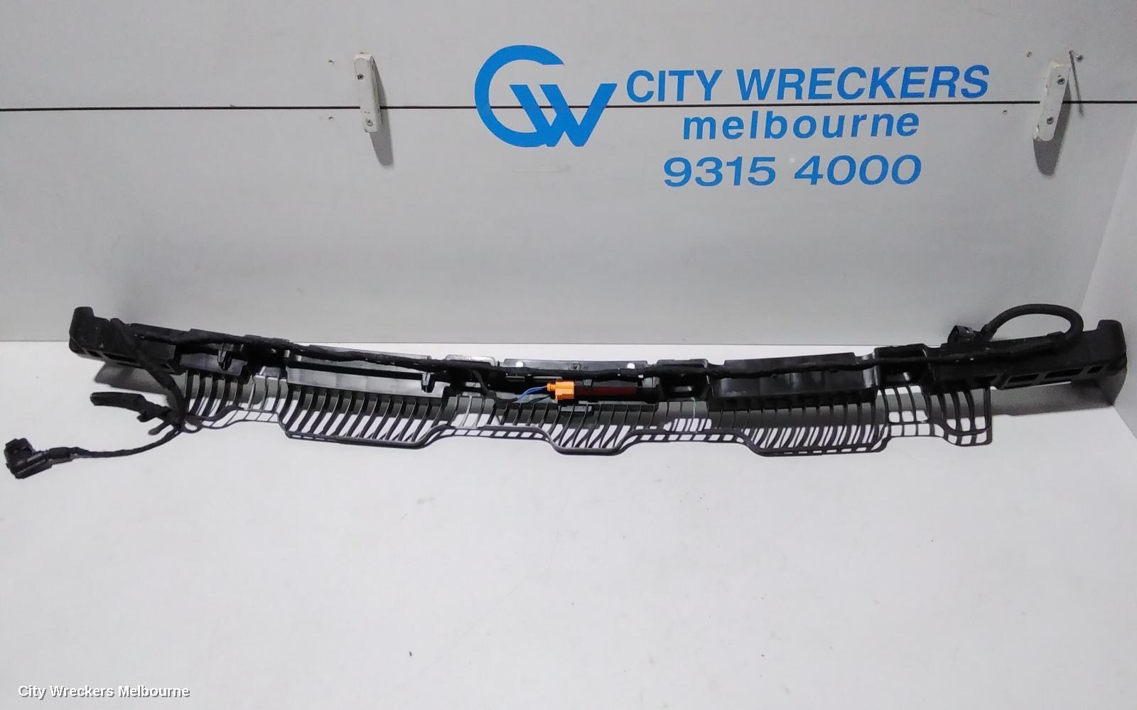 VOLKSWAGEN GOLF 2020 R/Bar Bracket/Reinfo