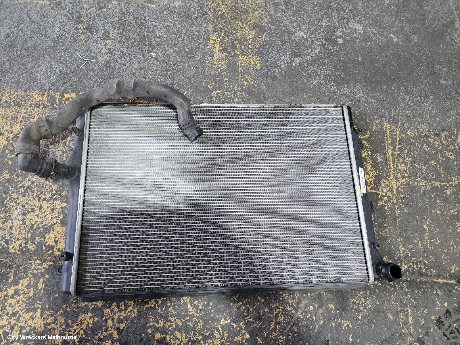 VOLKSWAGEN CADDY 2011 Radiator