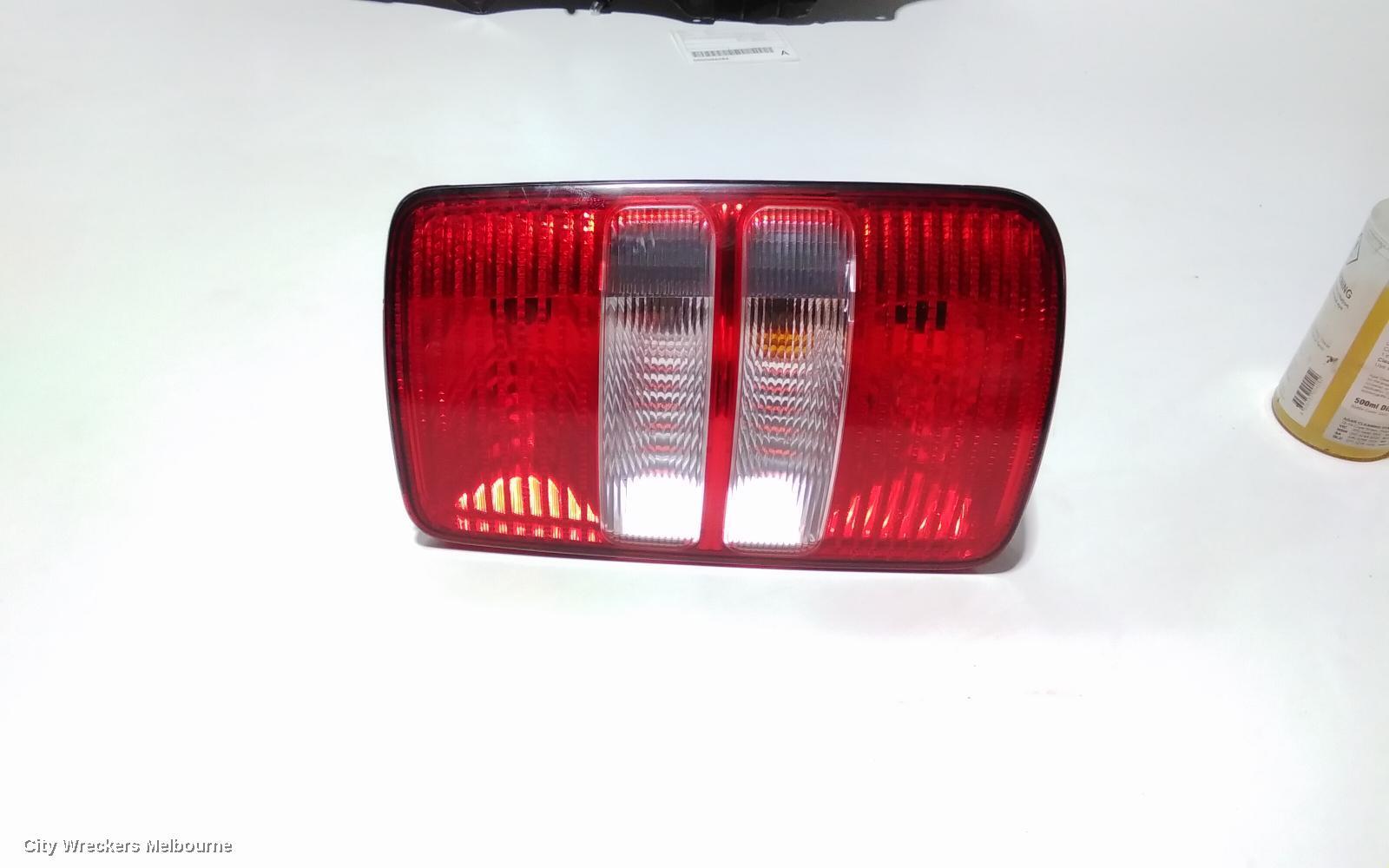 VOLKSWAGEN CADDY 2011 Right Taillight