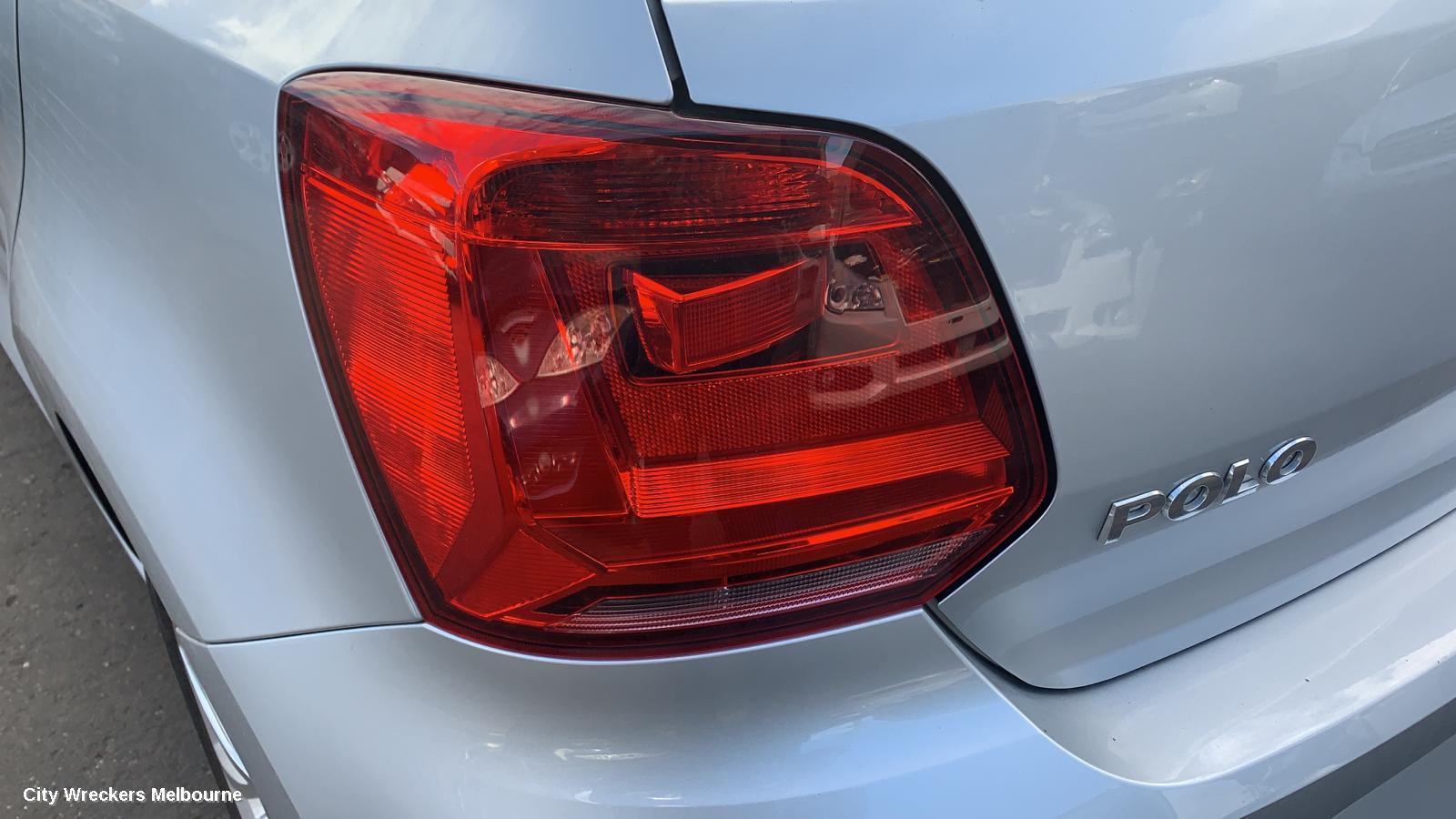 VOLKSWAGEN POLO 2014 Left Taillight