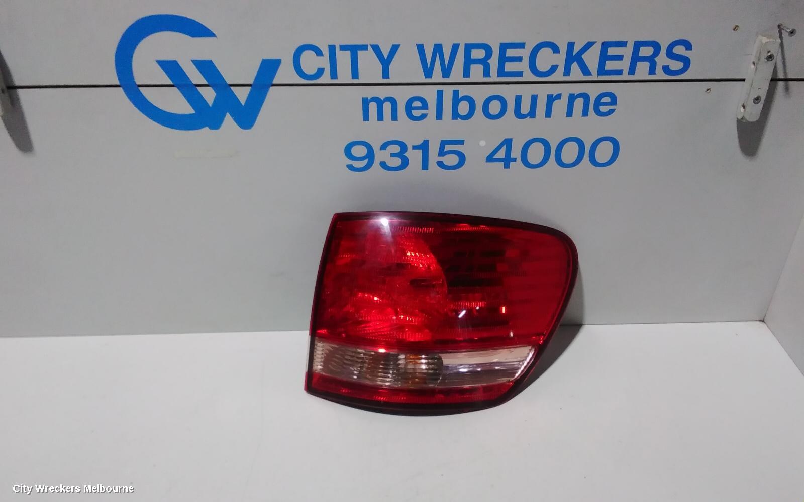 TOYOTA AVENSIS 2003 Right Taillight