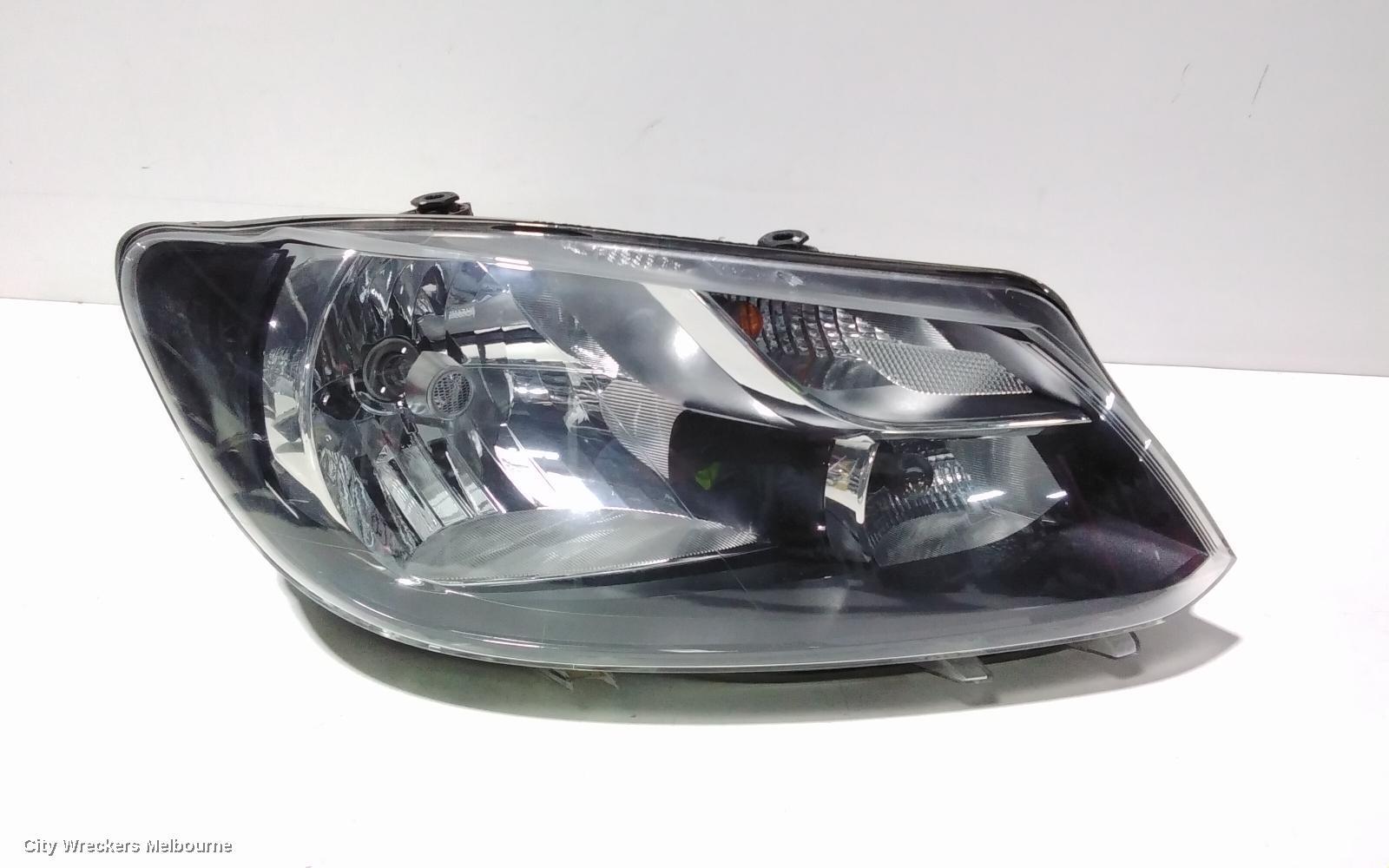 VOLKSWAGEN CADDY 2013 Right Headlamp