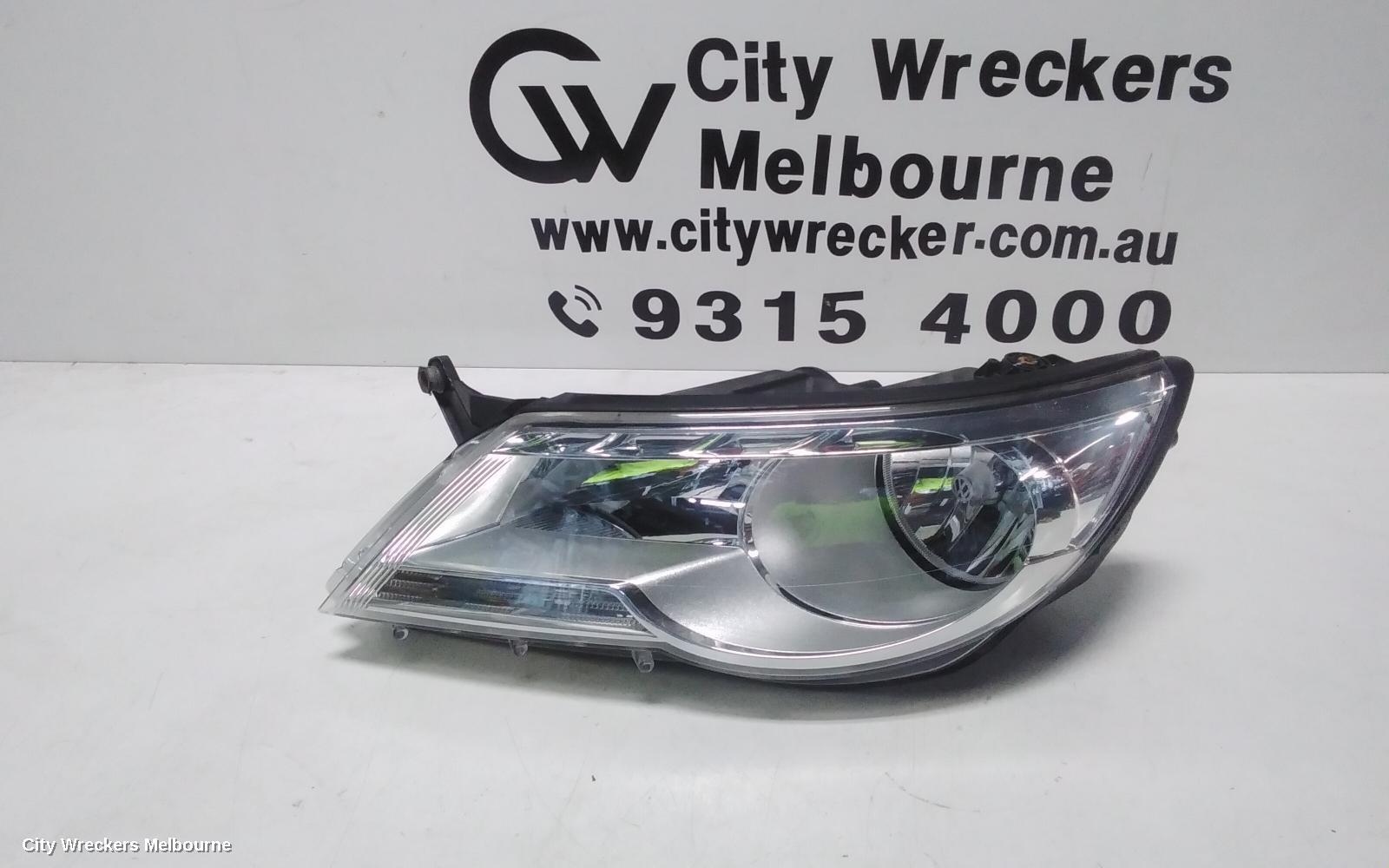 VOLKSWAGEN TIGUAN 2010 Left Headlamp