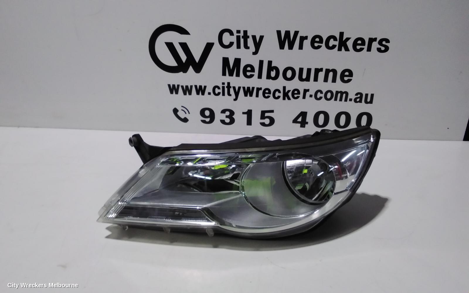 VOLKSWAGEN TIGUAN 2011 Left Headlamp