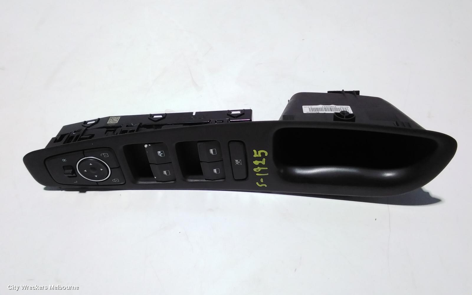 HYUNDAI SANTA FE 2018 Pwr Dr Wind Switch