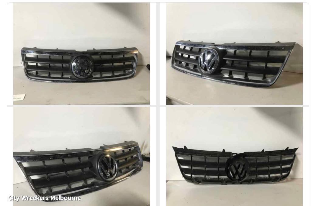 VOLKSWAGEN TOUAREG 2003 Grille