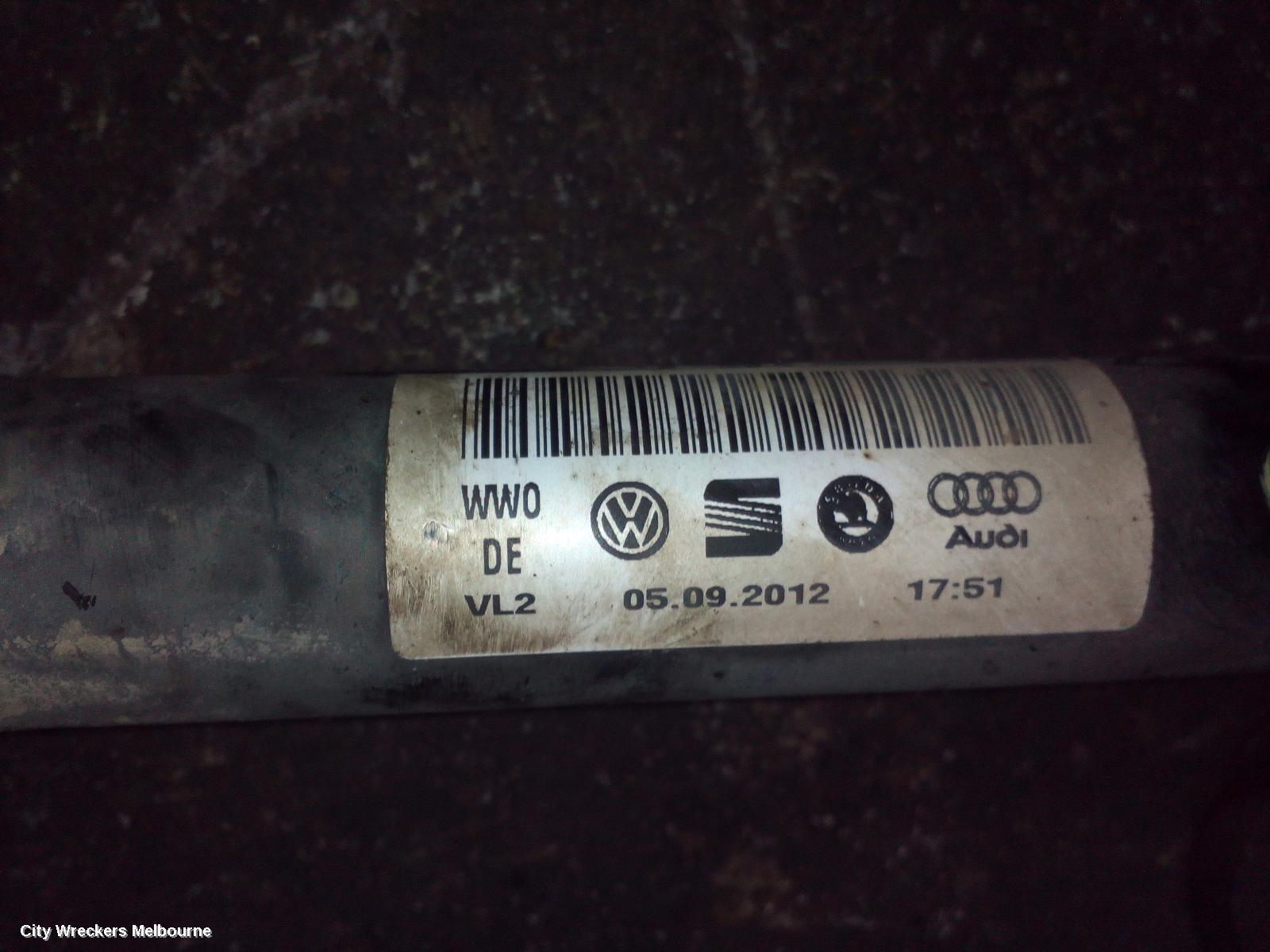 VOLKSWAGEN CADDY 2013 Left Driveshaft