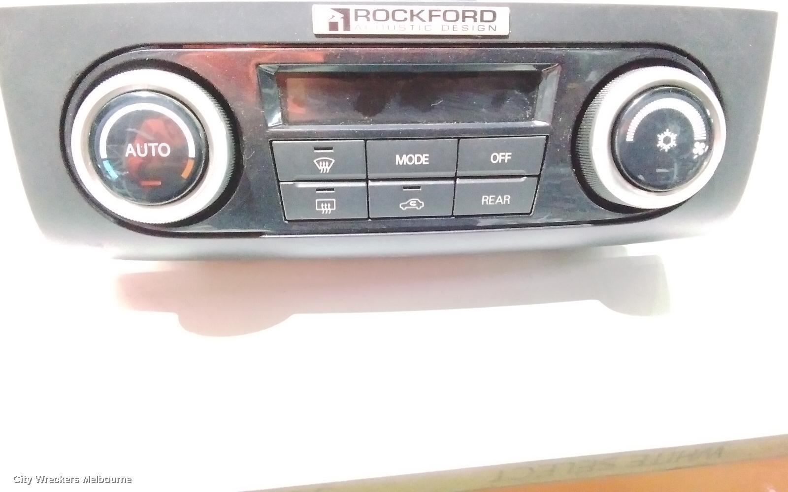 MITSUBISHI PAJERO 2011 Heater/Ac Controls