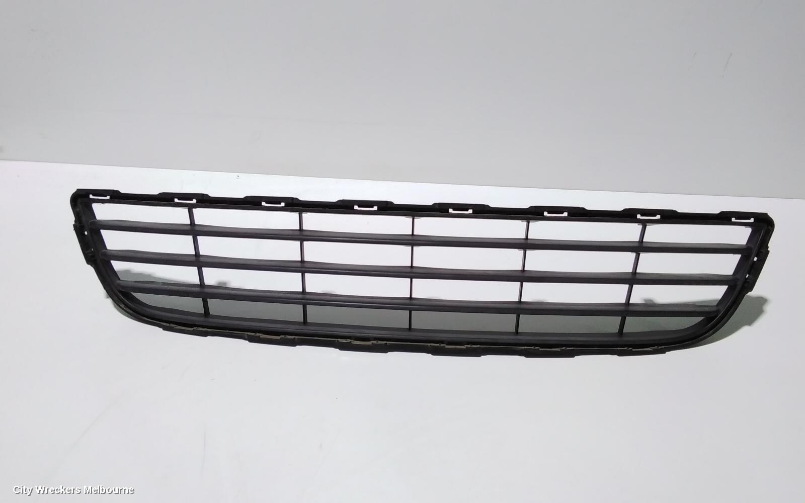 SUZUKI SWIFT 2012 Grille