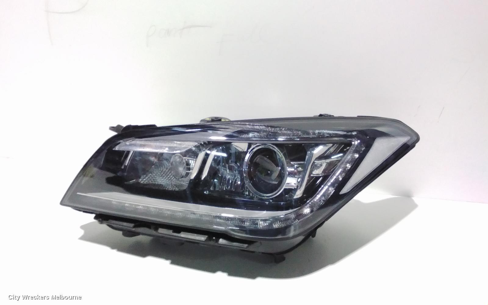 HYUNDAI GENESIS 2017 Left Headlamp