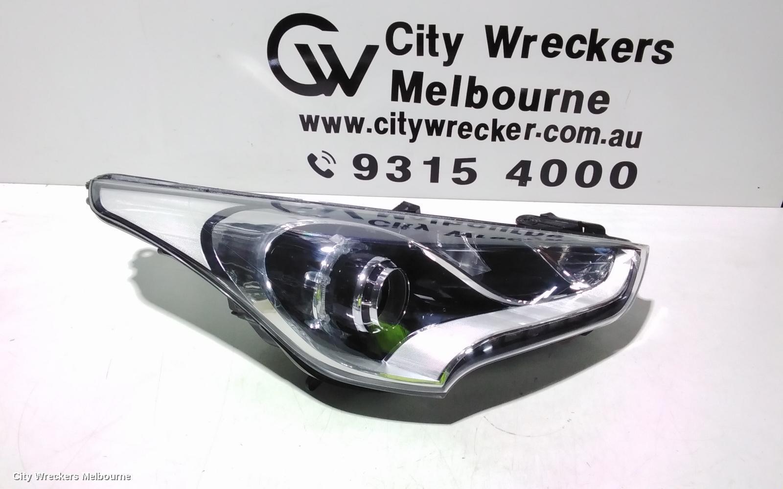 HYUNDAI VELOSTER 2014 Right Headlamp