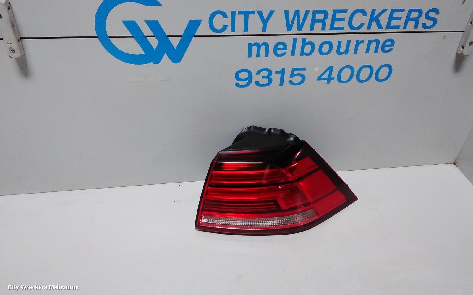 VOLKSWAGEN GOLF 2017 Right Taillight