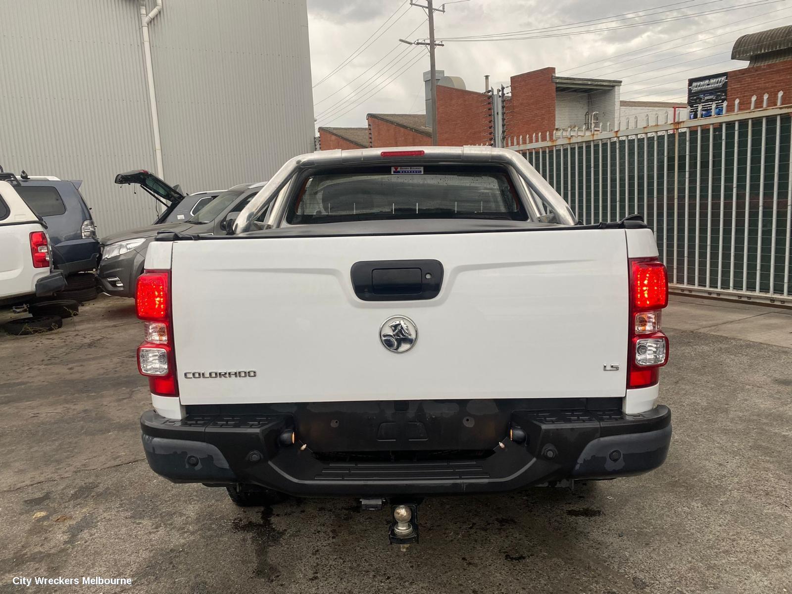 HOLDEN COLORADO 2019 Sports Bar