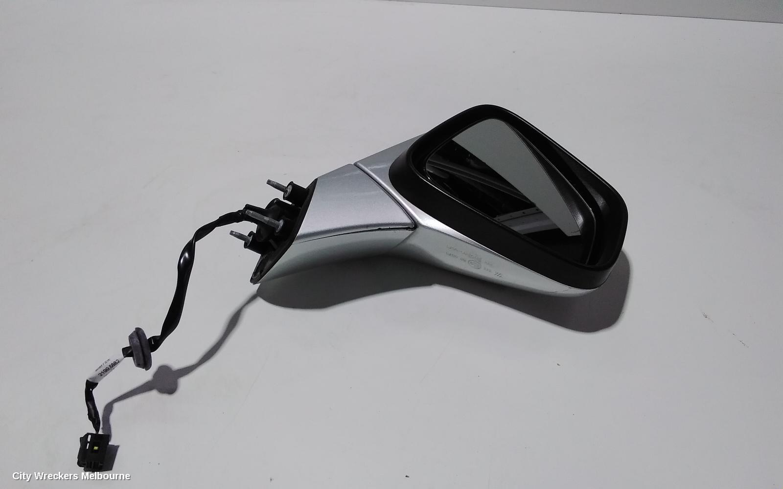 HOLDEN TRAX 2014 Right Door Mirror