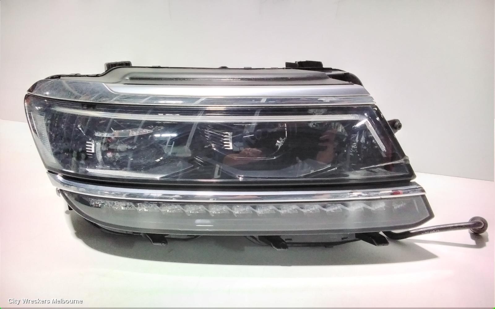 VOLKSWAGEN TIGUAN 2019 Right Headlamp