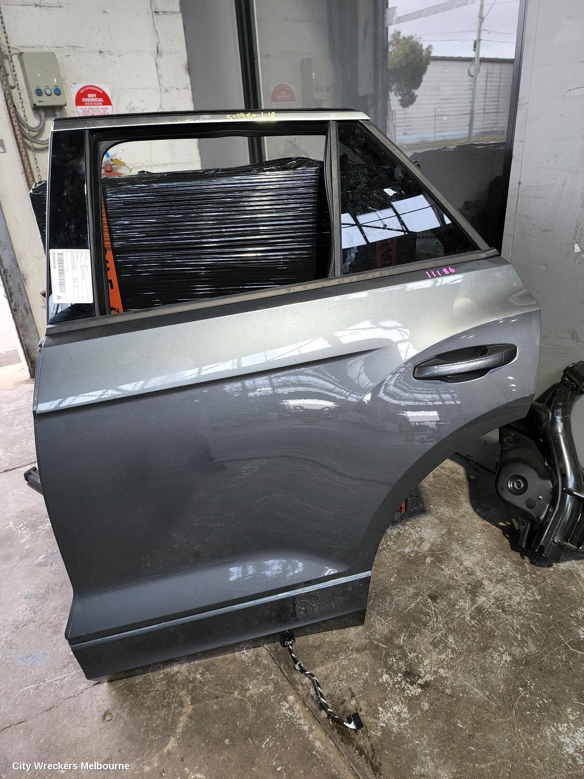 VOLKSWAGEN T-ROC 2021 Left Rear Door/Sliding