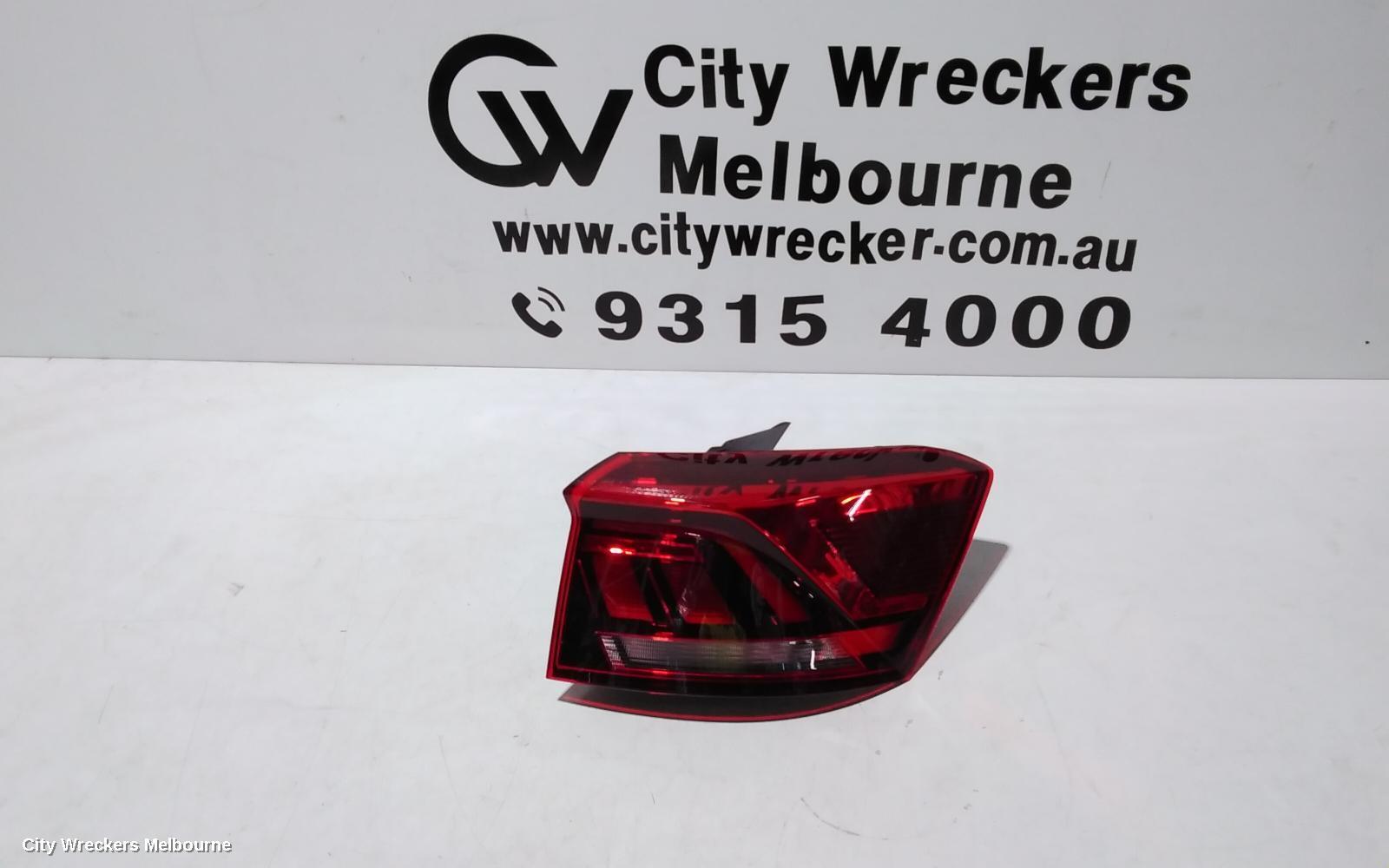 VOLKSWAGEN T-ROC 2021 Right Taillight