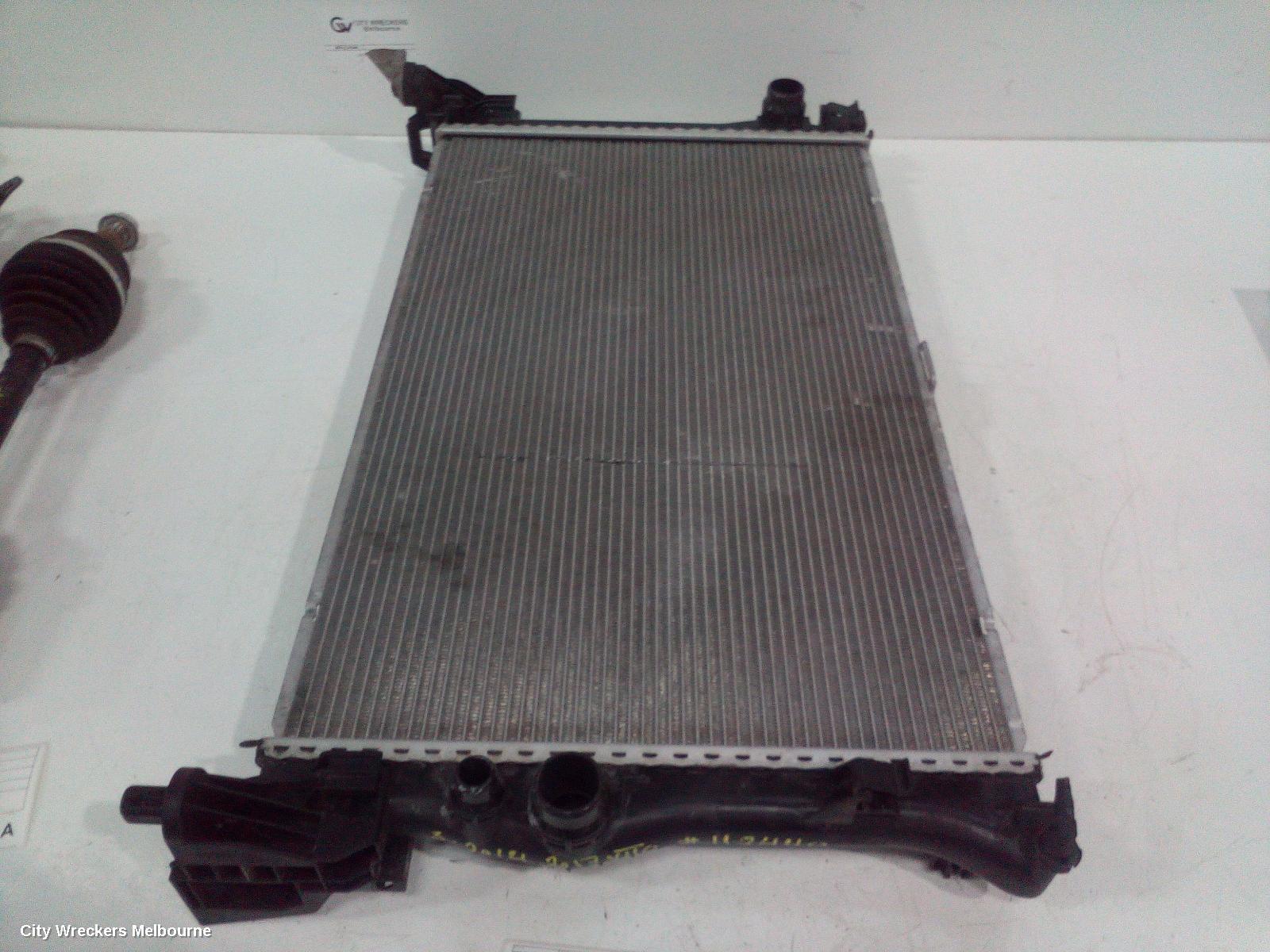 MERCEDES VITO 2017 Radiator