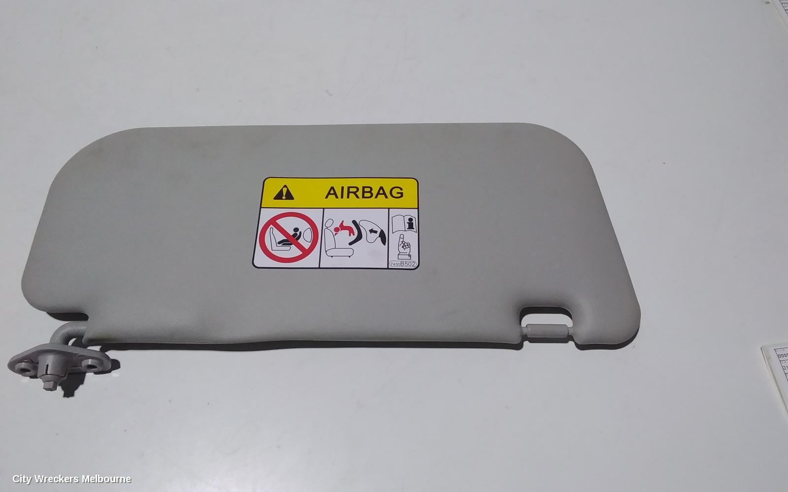 MITSUBISHI TRITON 2016 Sunvisor