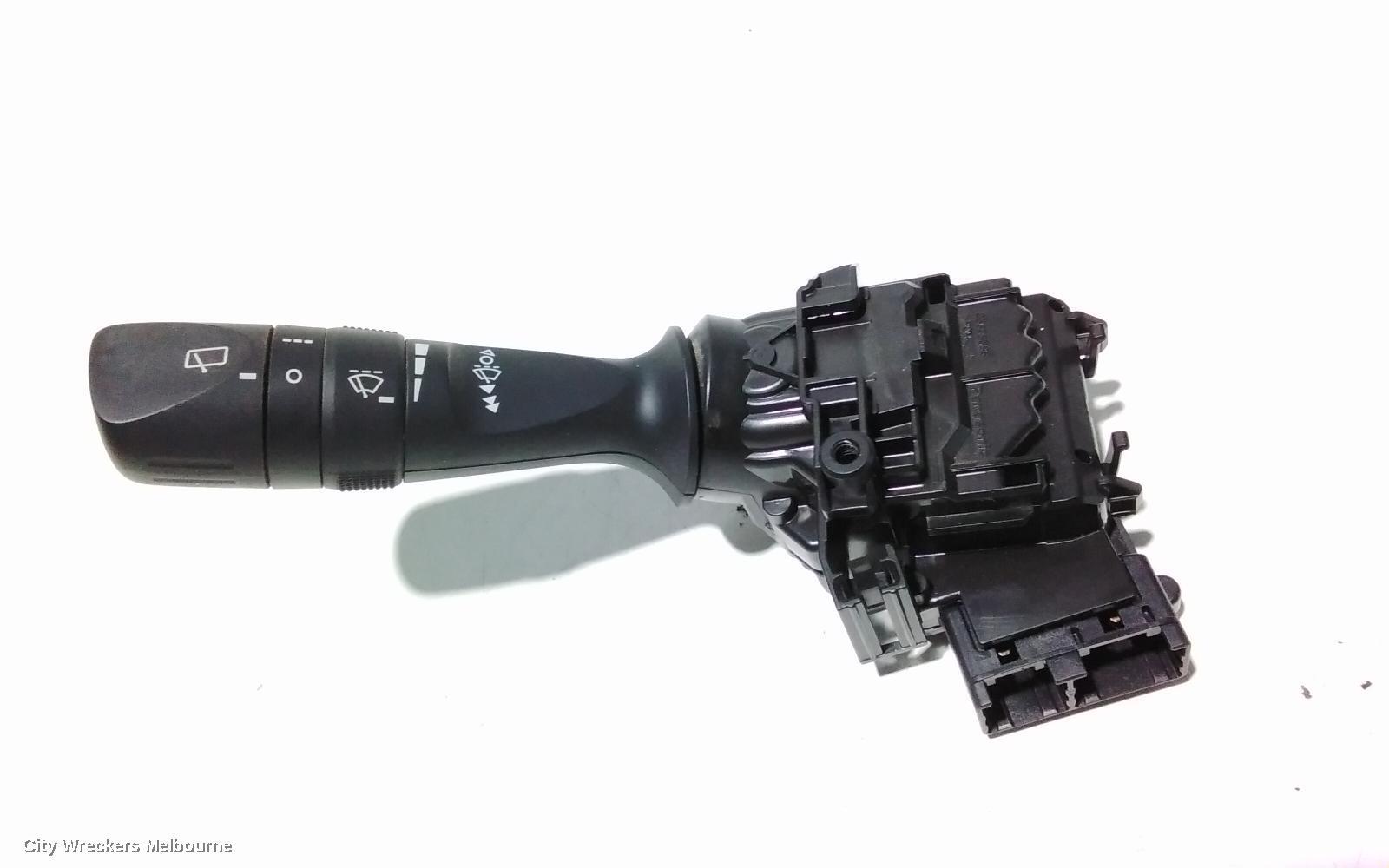 TOYOTA KLUGER 2015 Combination Switch