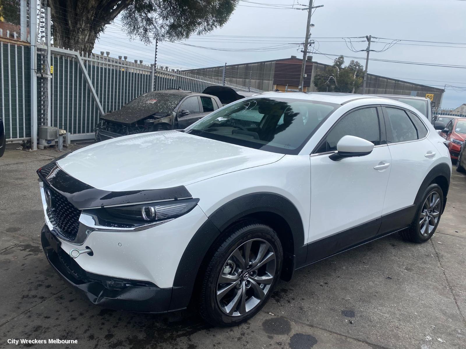 MAZDA CX30 2022 Left Front Door