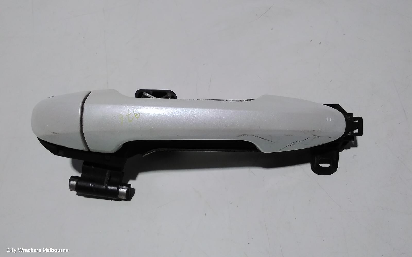 TOYOTA KLUGER 2015 Door Handle