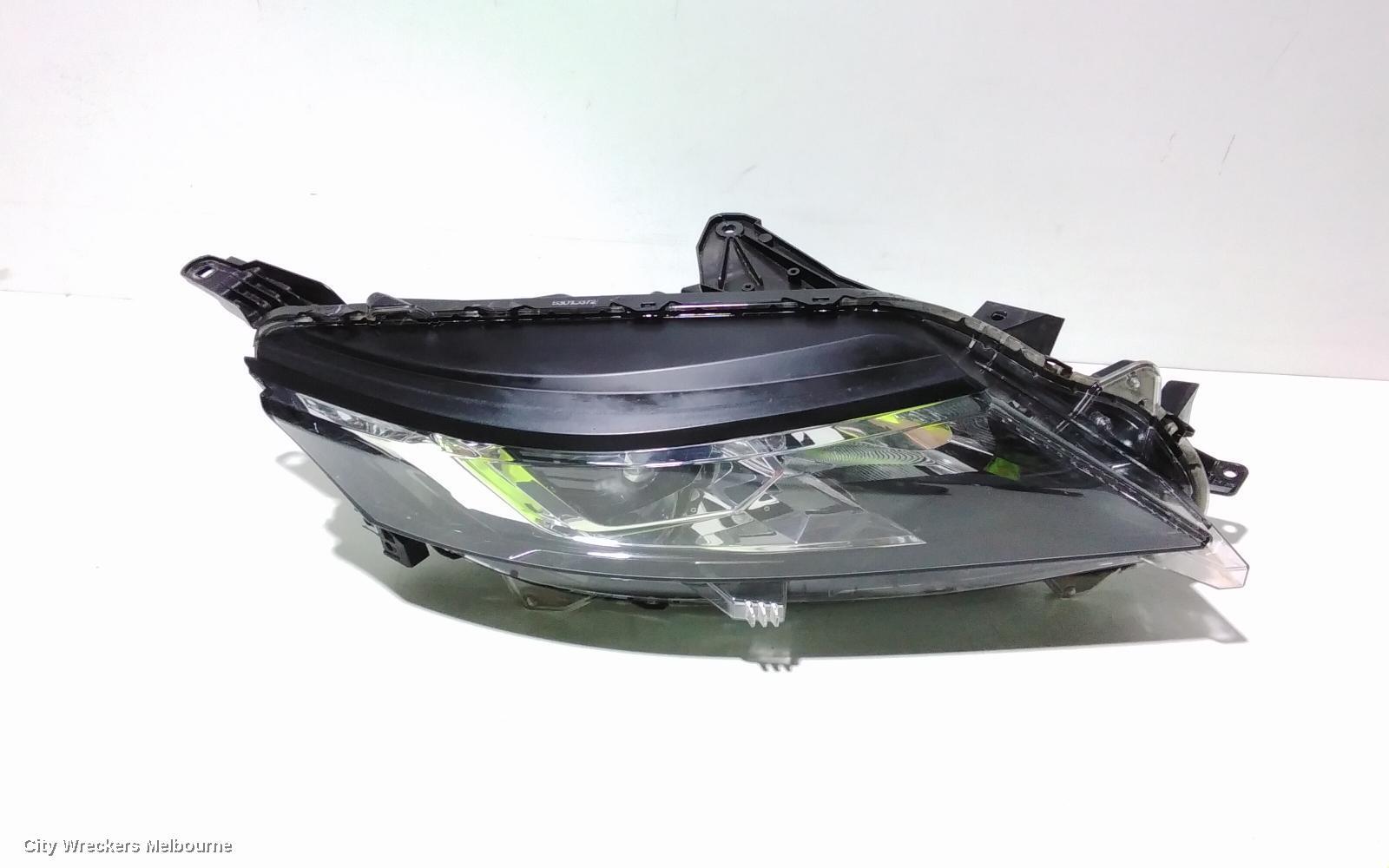 MITSUBISHI TRITON 2019 Right Headlamp