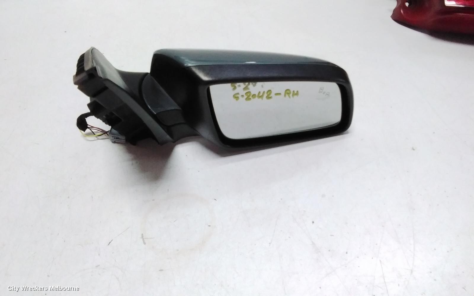 HOLDEN COMMODORE 2013 Right Door Mirror