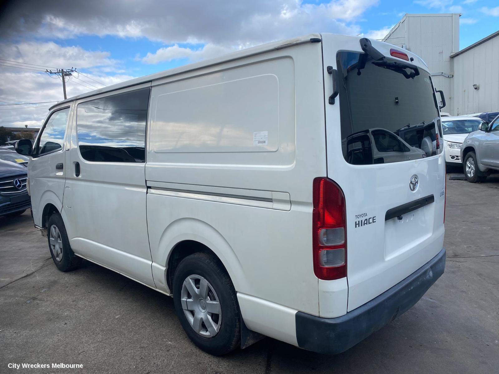 TOYOTA HIACE 2009 Radiator