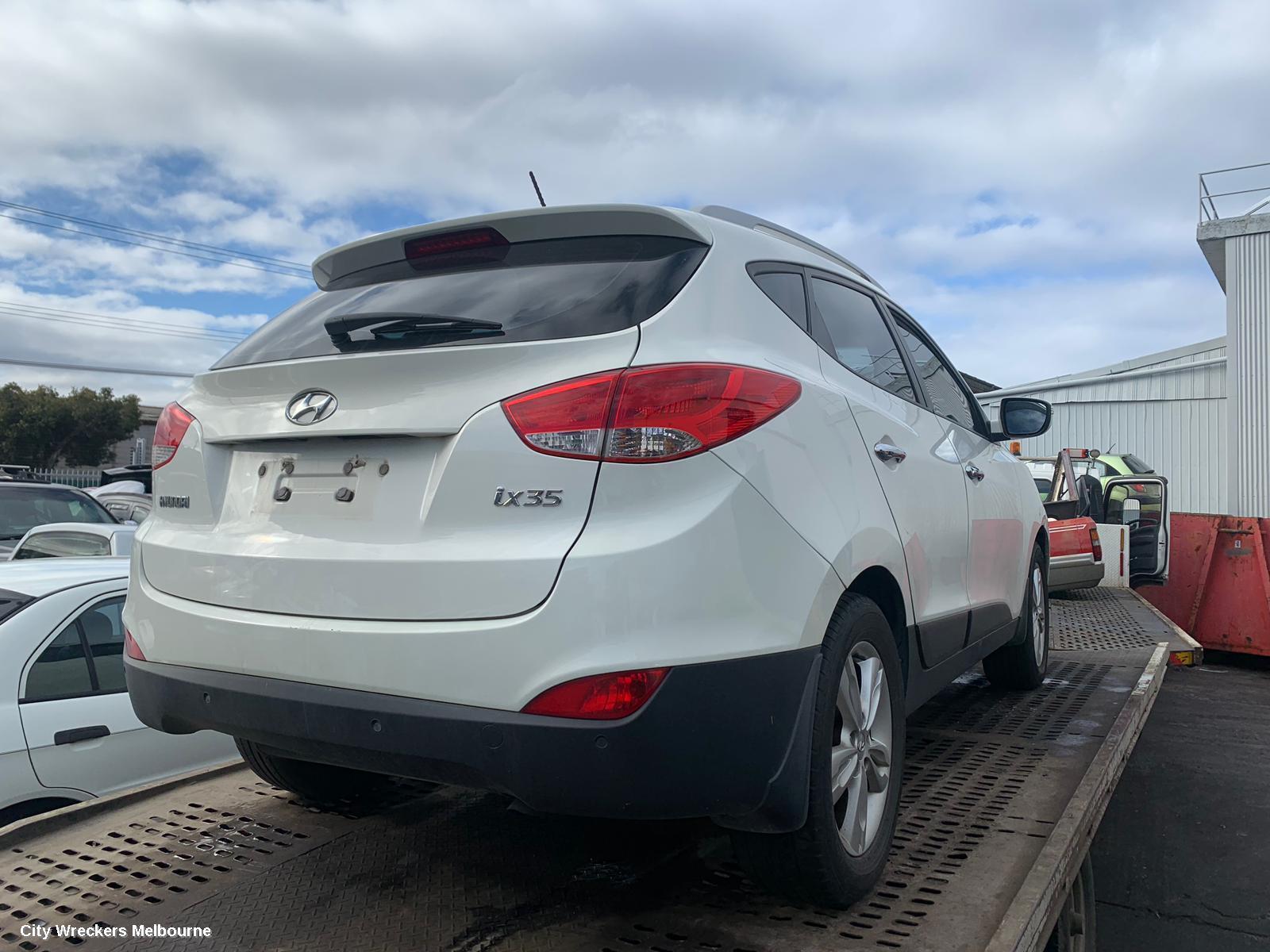 HYUNDAI IX35 2011 Rear Garnish