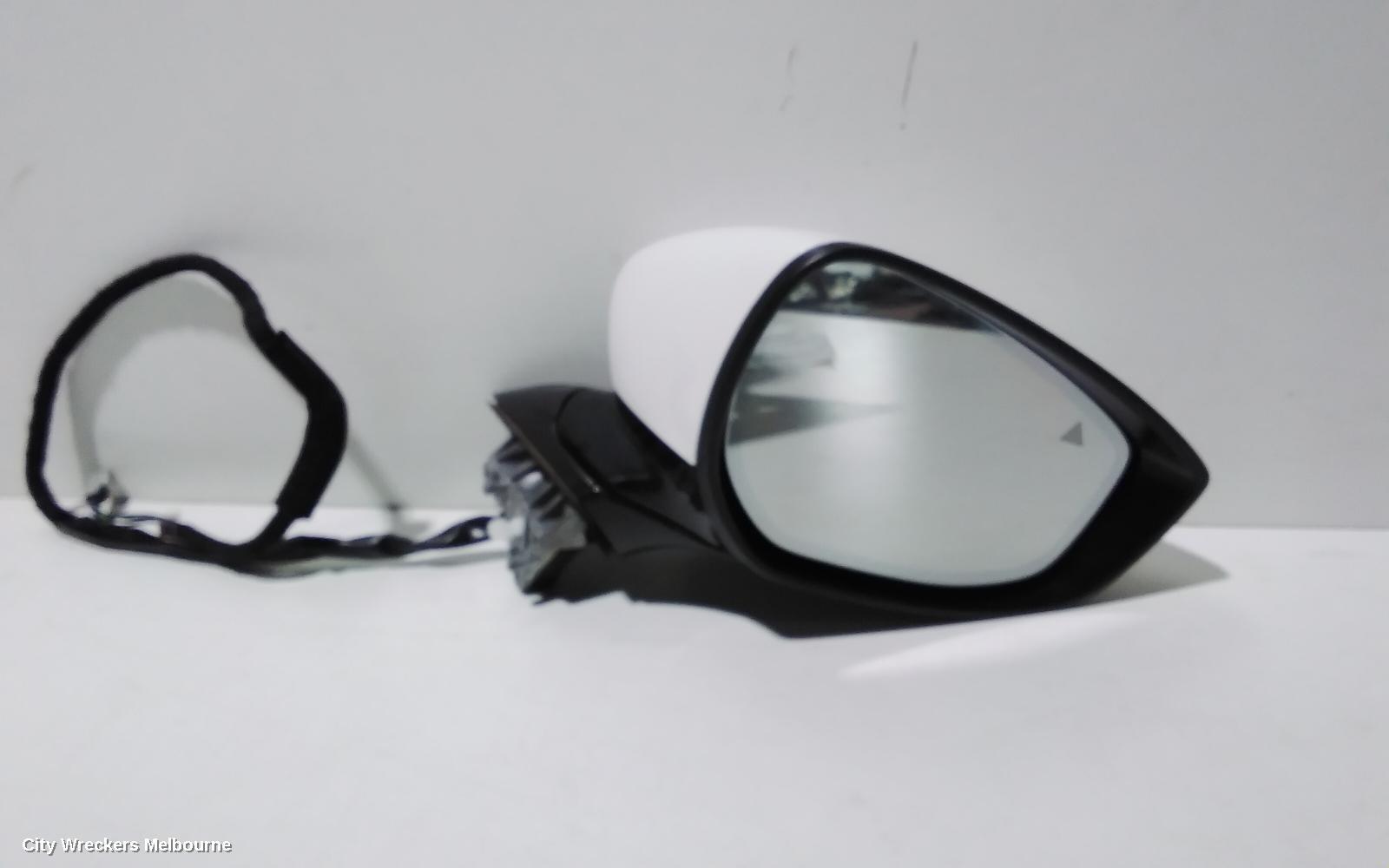 MAZDA 3 2020 Right Door Mirror