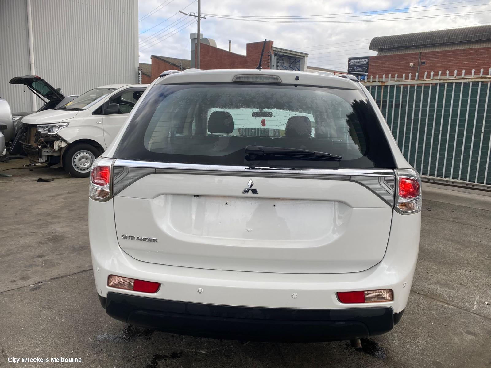 MITSUBISHI OUTLANDER 2013 Rear Bumper