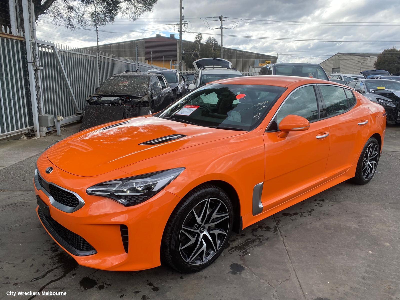 KIA STINGER 2021 Left Front Door